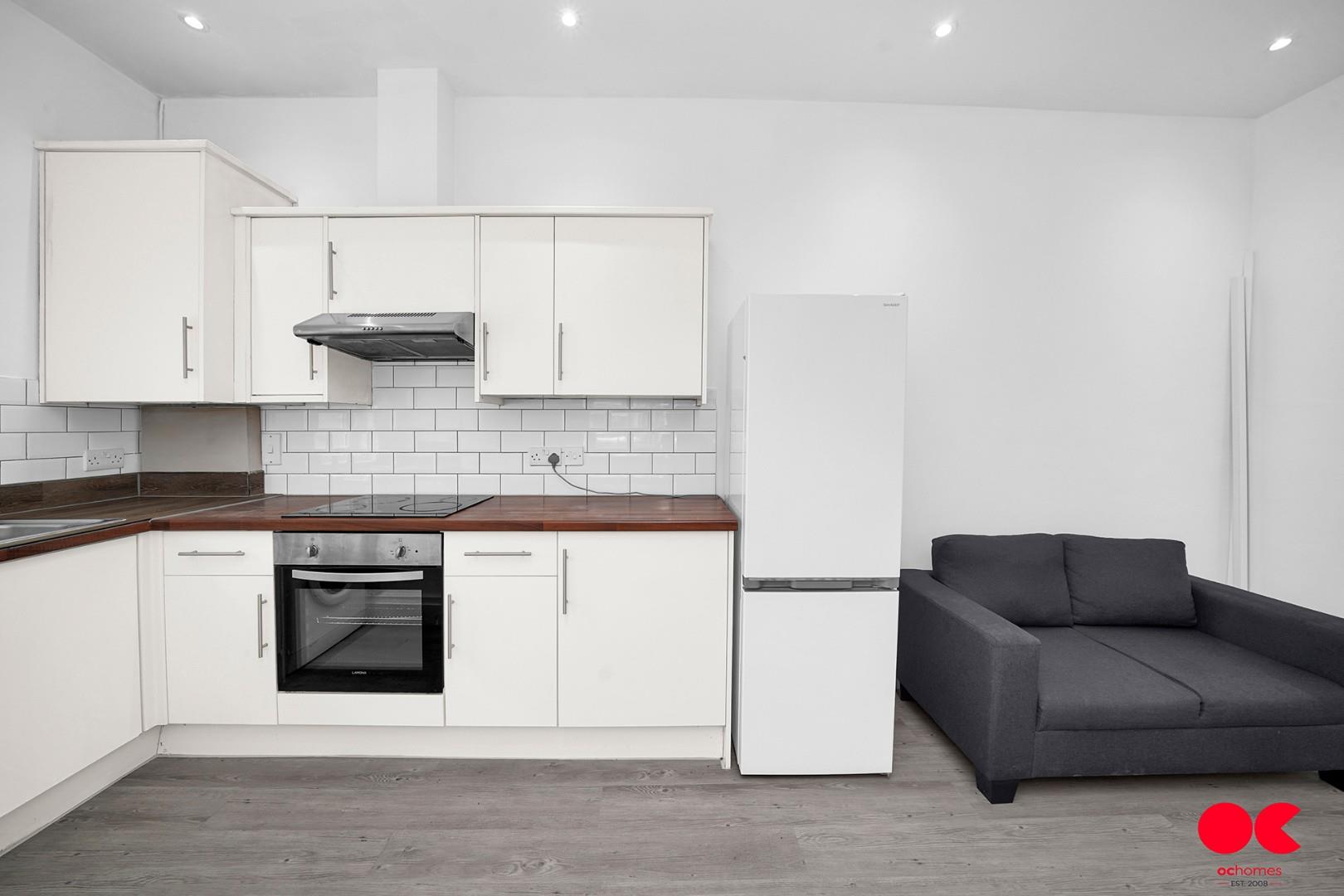 2 bed flat to rent in Cranbrook Road, Ilford  - Property Image 3