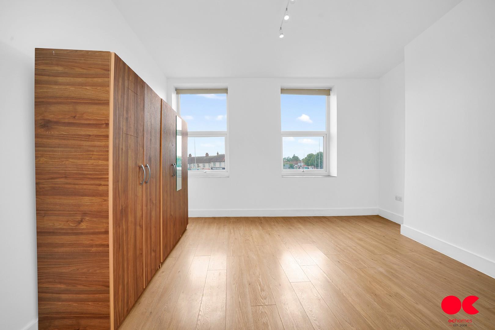 2 bed flat to rent in Cranbrook Road, Ilford  - Property Image 11