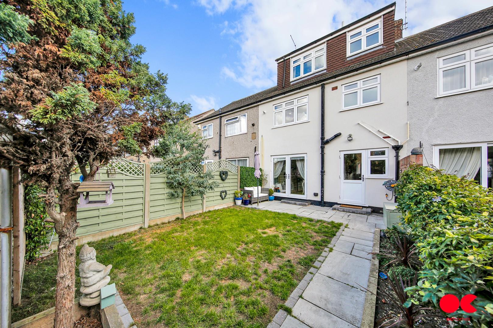 4 bed terraced house for sale in South Hall Drive, Rainham  - Property Image 33