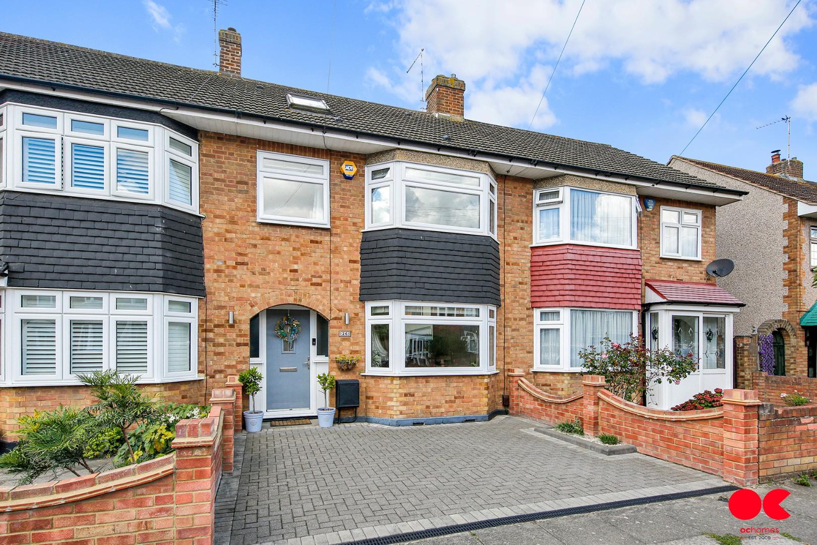 4 bed terraced house for sale in South Hall Drive, Rainham  - Property Image 37