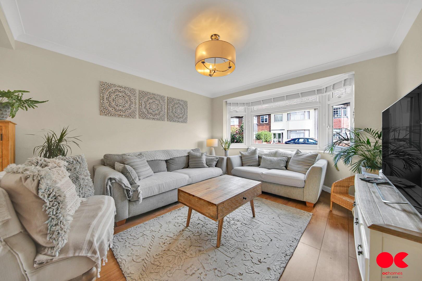 4 bed terraced house for sale in South Hall Drive, Rainham  - Property Image 13