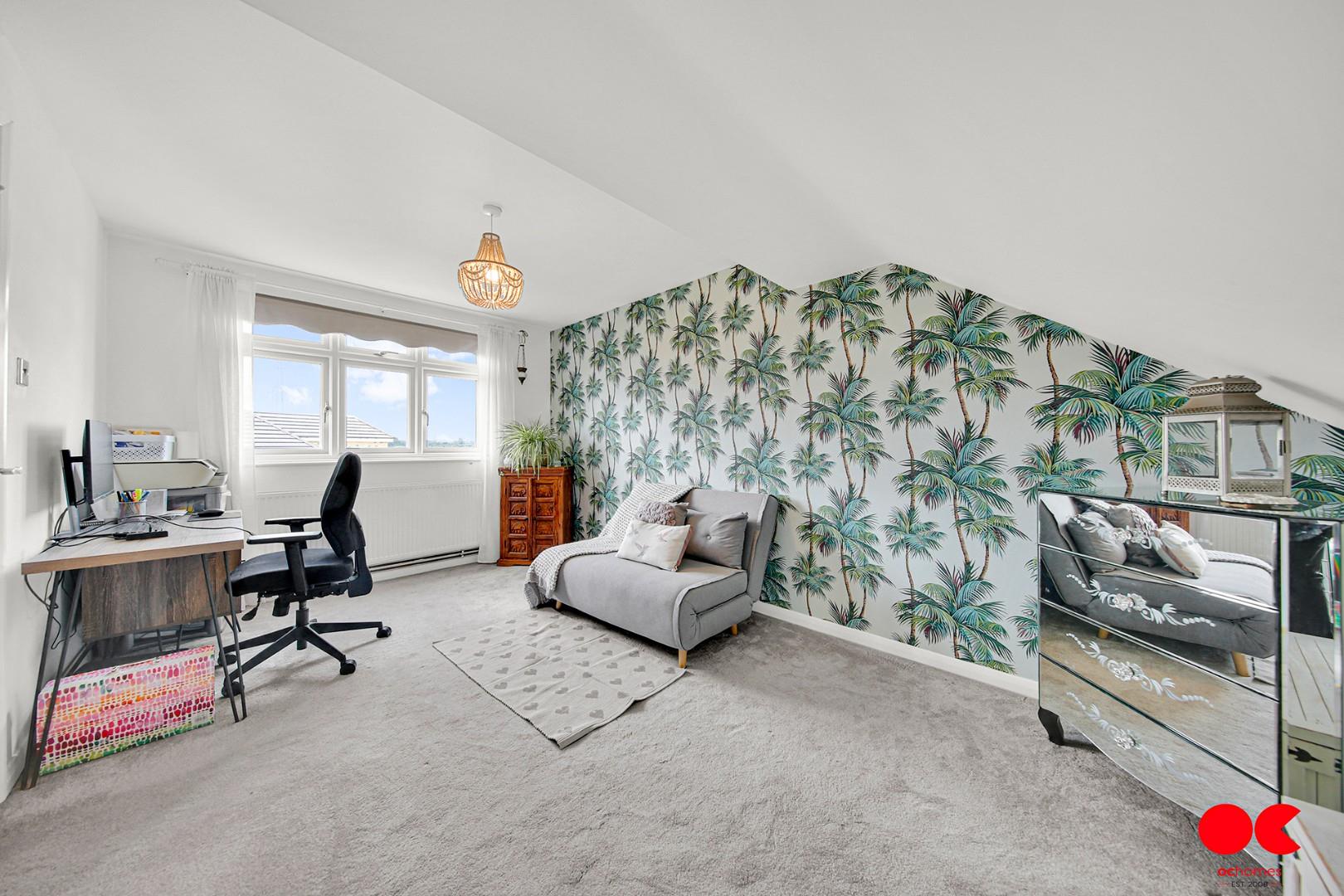 4 bed terraced house for sale in South Hall Drive, Rainham  - Property Image 24