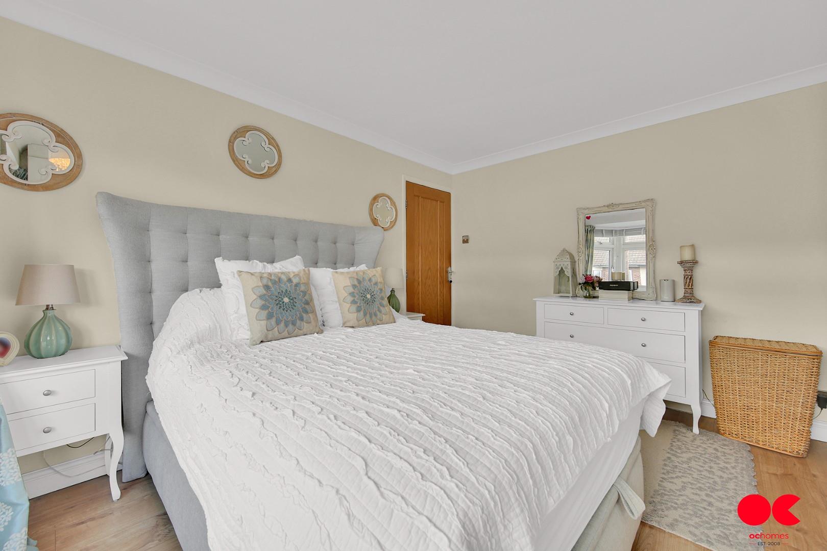 4 bed terraced house for sale in South Hall Drive, Rainham  - Property Image 22