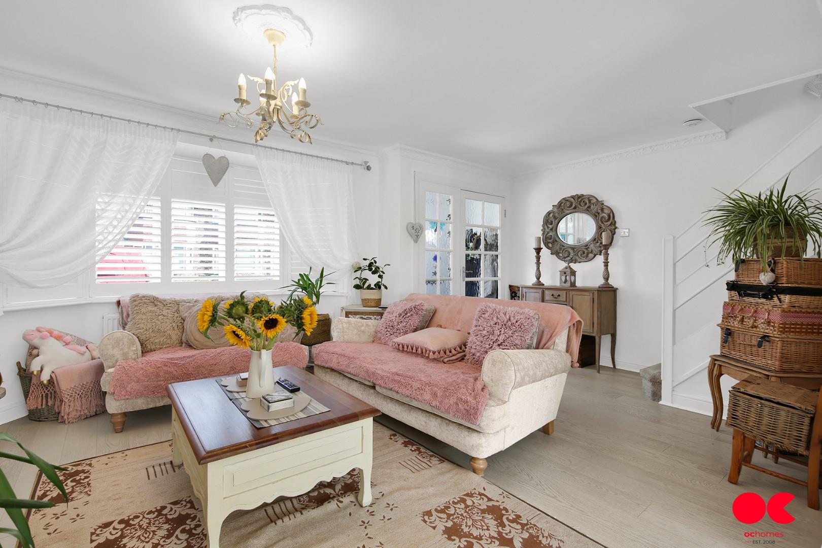 3 bed end of terrace house for sale in South Hall Drive, Rainham  - Property Image 3