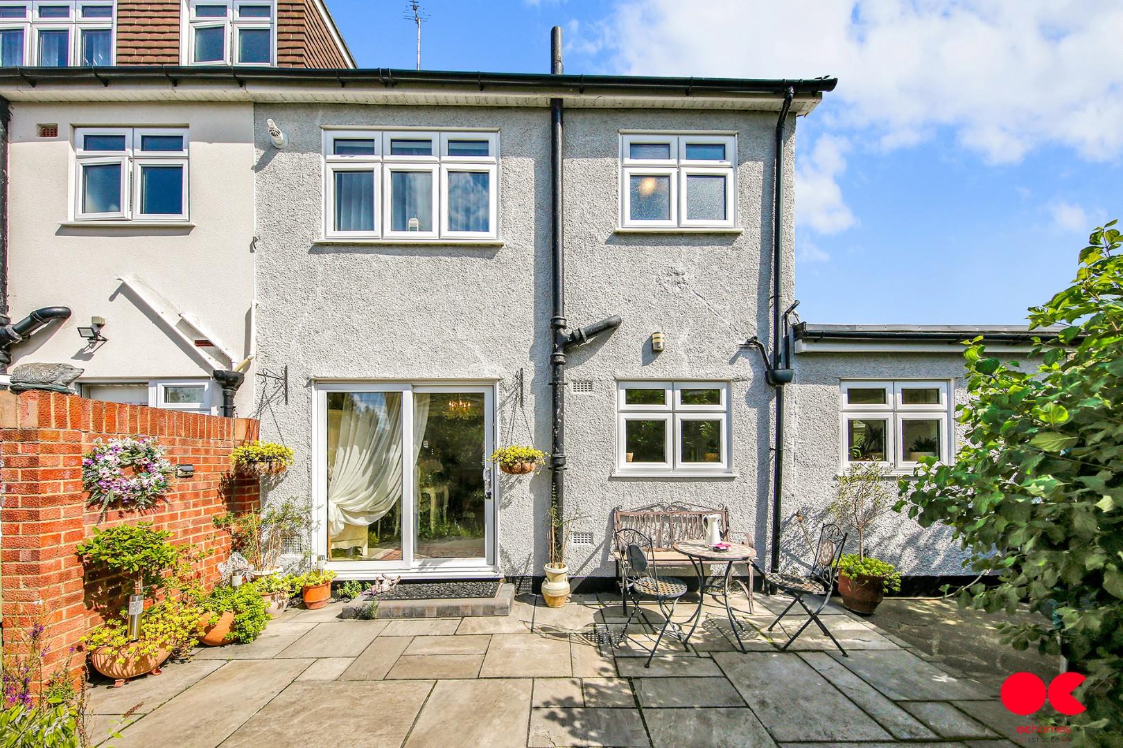 3 bed end of terrace house for sale in South Hall Drive, Rainham  - Property Image 36