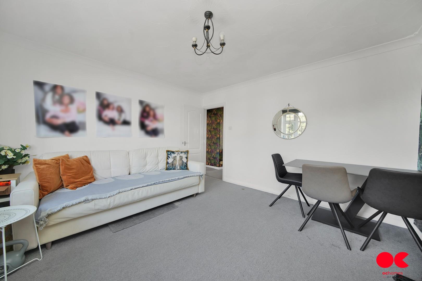 2 bed maisonette for sale in Station Road, Gidea Park  - Property Image 10