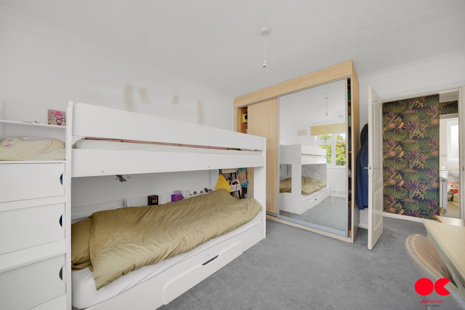 2 bed maisonette for sale in Station Road, Gidea Park  - Property Image 13