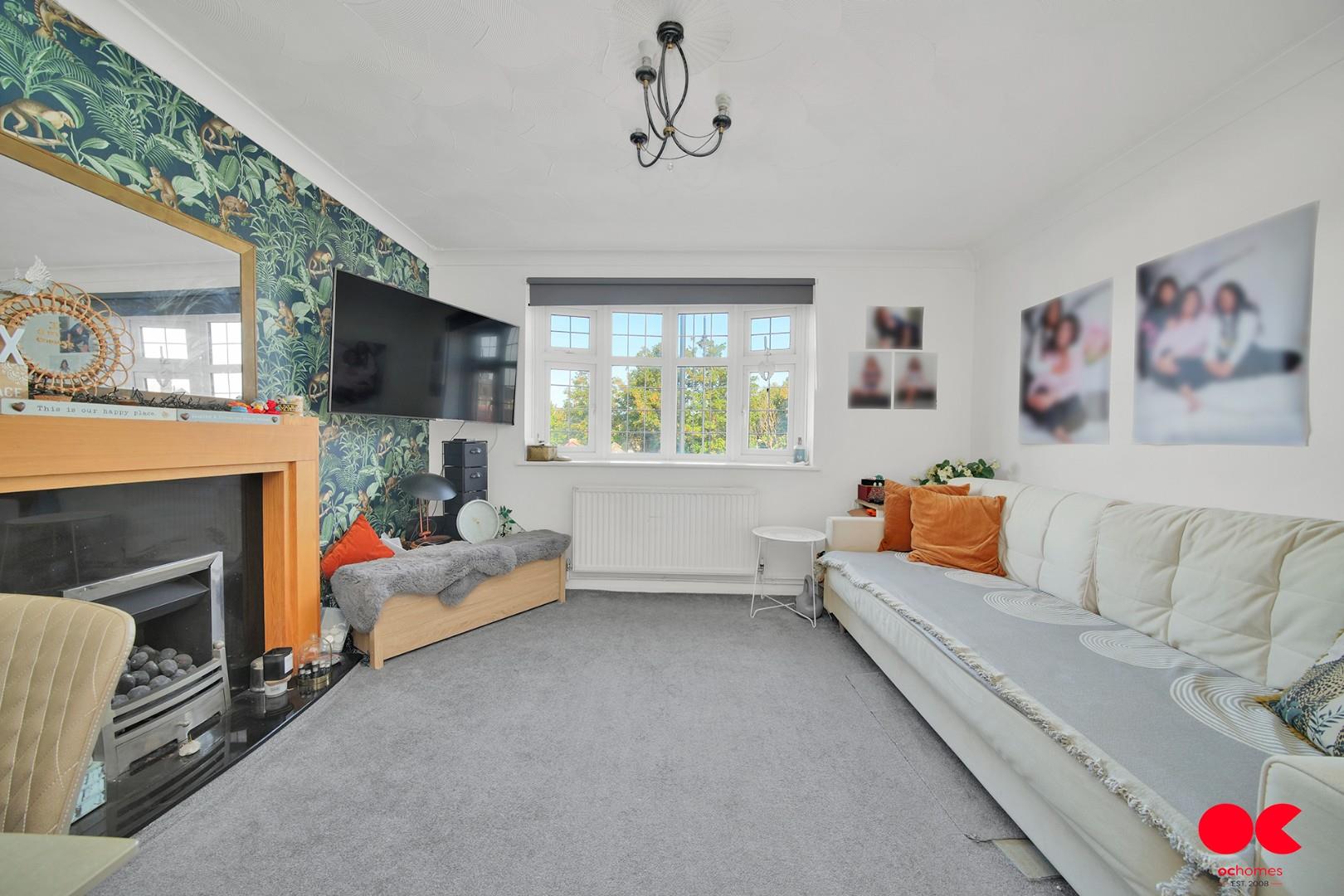 2 bed maisonette for sale in Station Road, Gidea Park  - Property Image 11