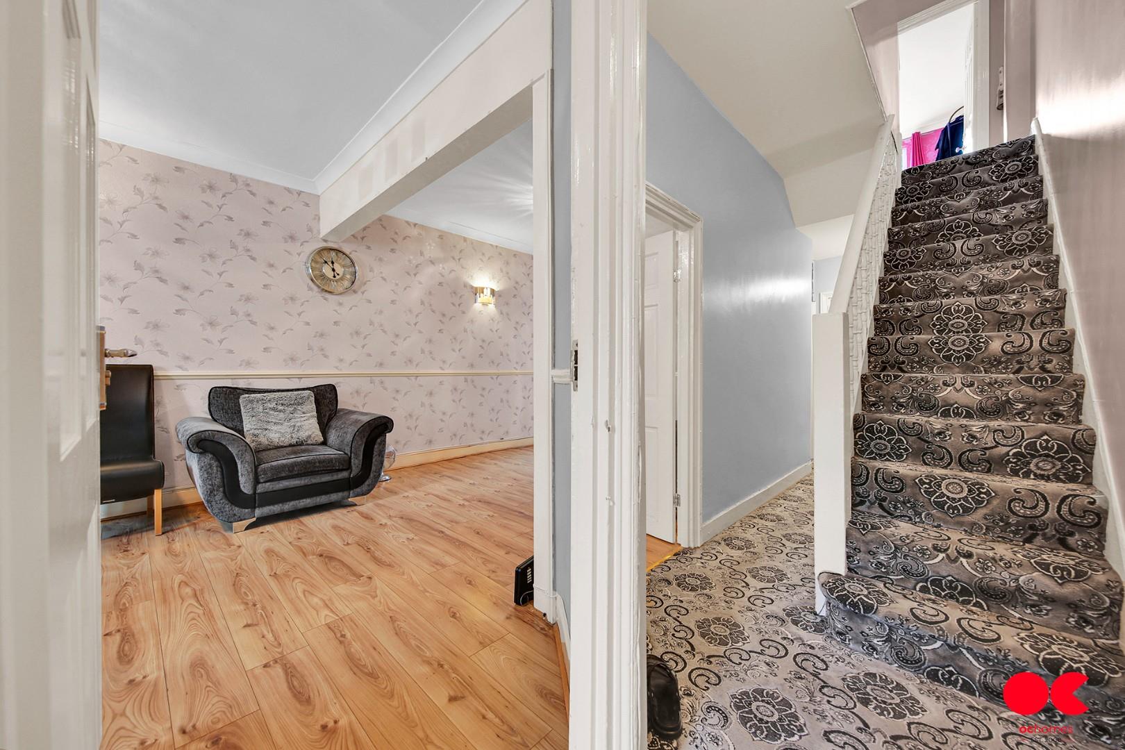 3 bed terraced house for sale in Streatfeild Avenue, East Ham  - Property Image 9