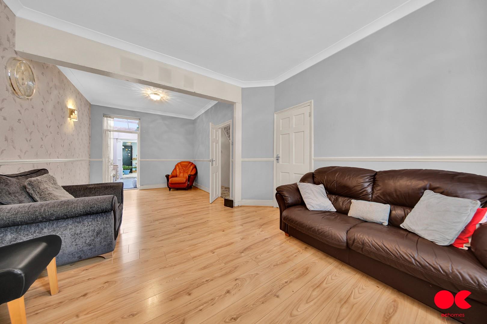 3 bed terraced house for sale in Streatfeild Avenue, East Ham  - Property Image 12