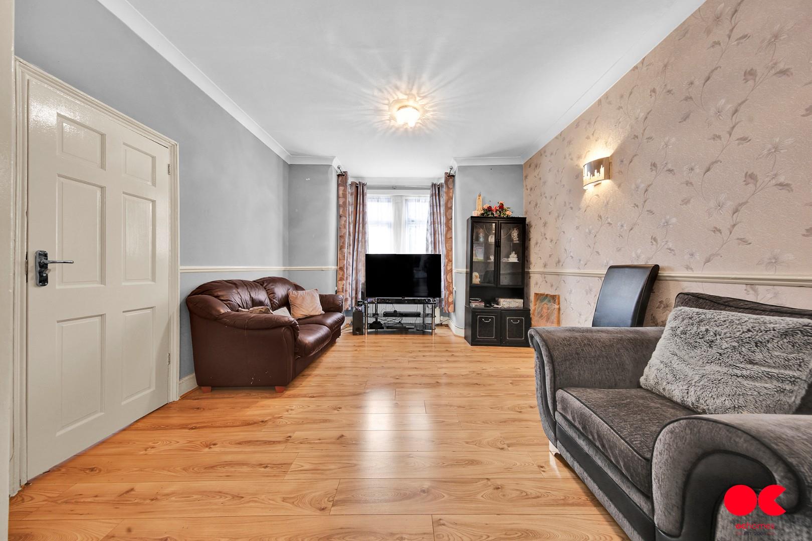 3 bed terraced house for sale in Streatfeild Avenue, East Ham  - Property Image 14