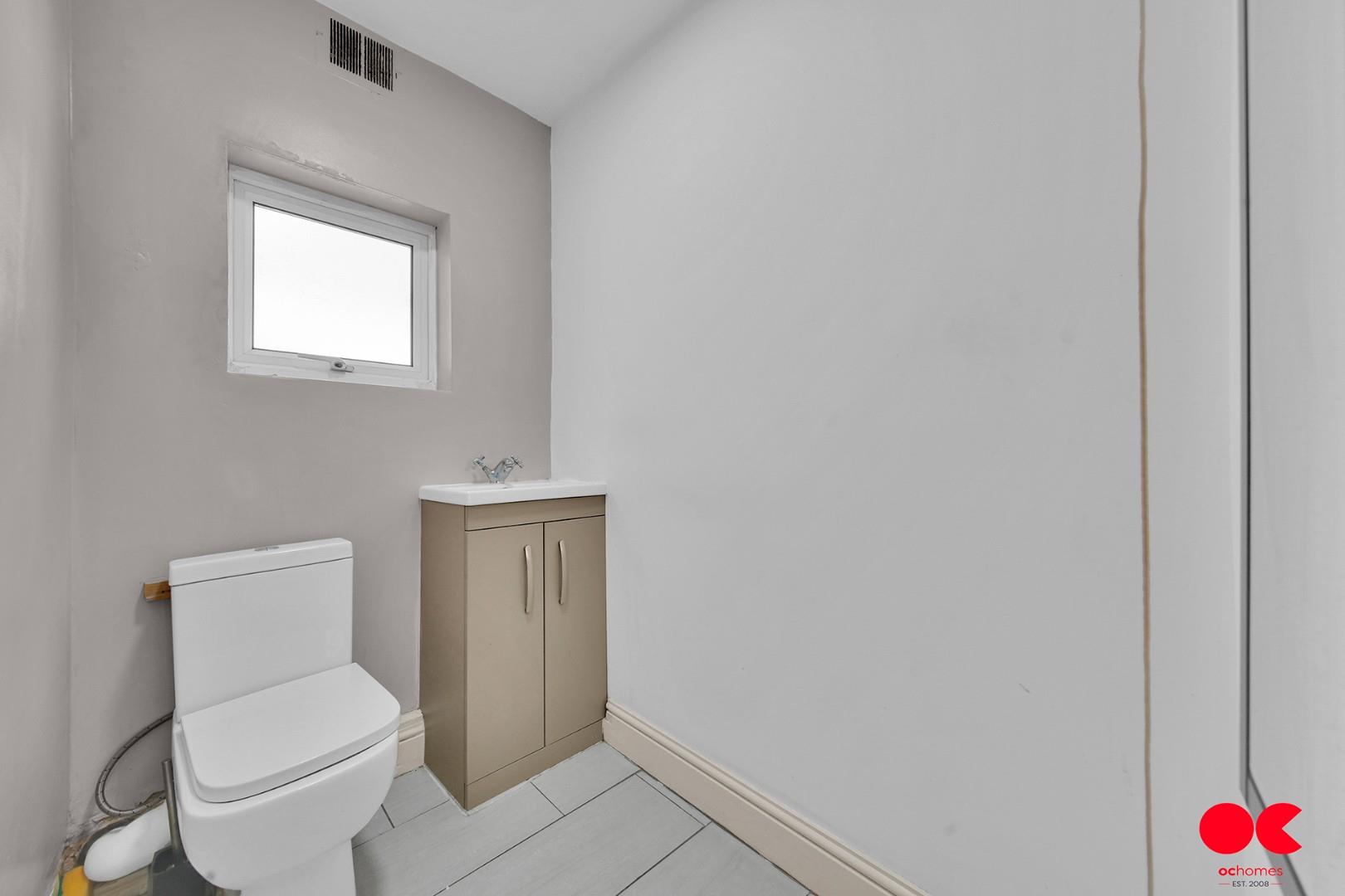 3 bed terraced house for sale in Streatfeild Avenue, East Ham  - Property Image 8