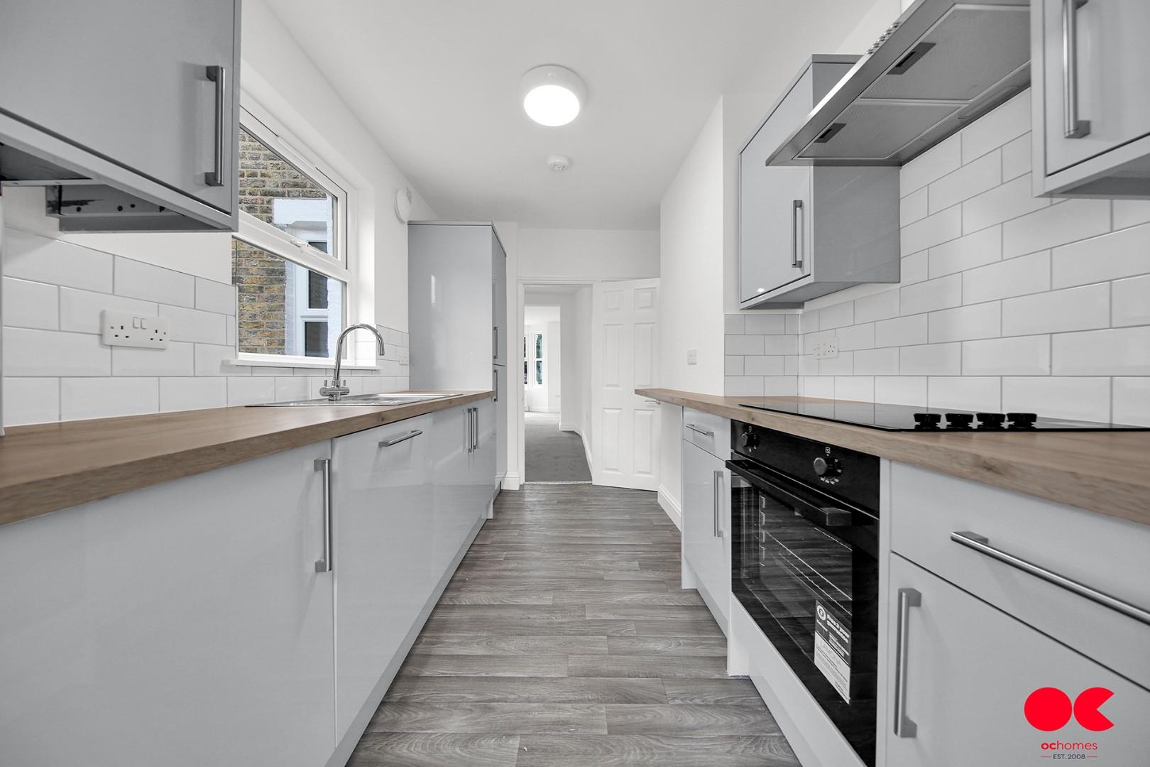 2 bed terraced house to rent in Forest Road, London