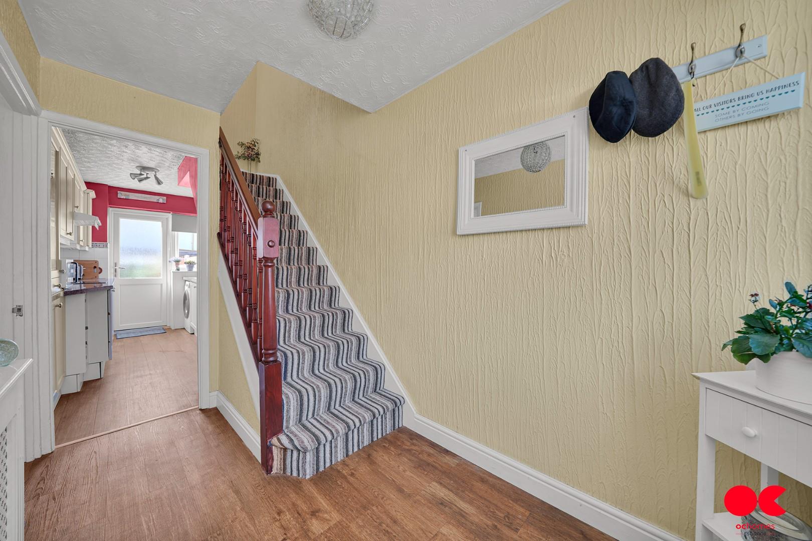 3 bed terraced house for sale in South Hall Drive, Rainham  - Property Image 10