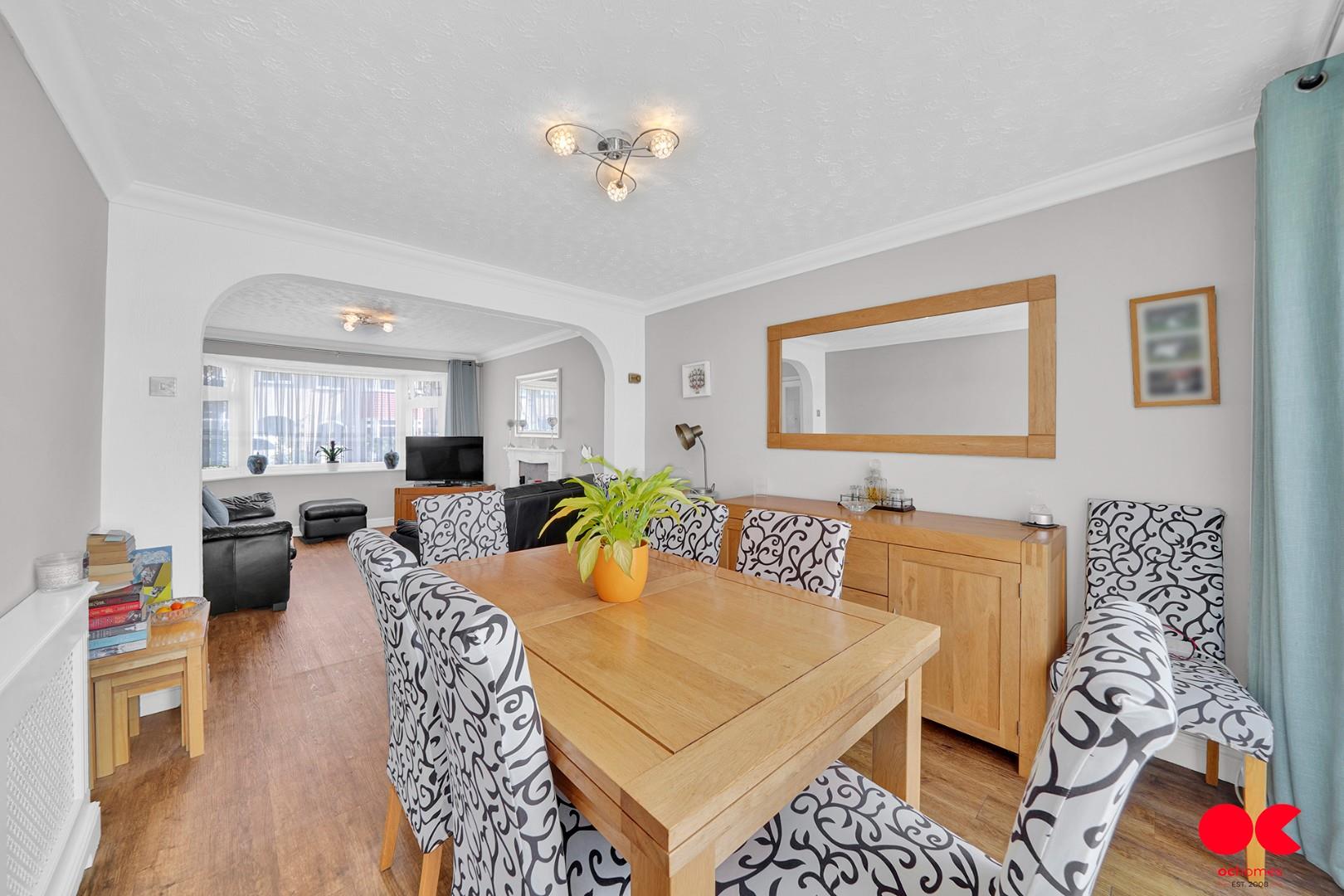 3 bed terraced house for sale in South Hall Drive, Rainham  - Property Image 15