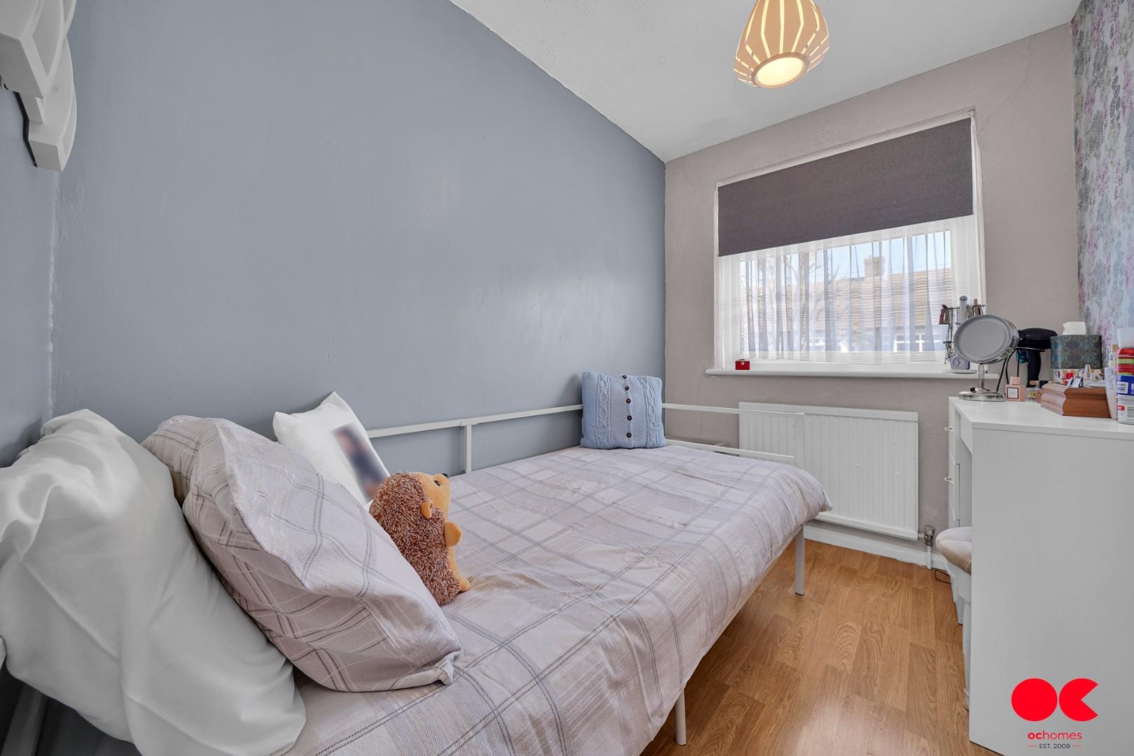 3 bed terraced house for sale in South Hall Drive, Rainham  - Property Image 7