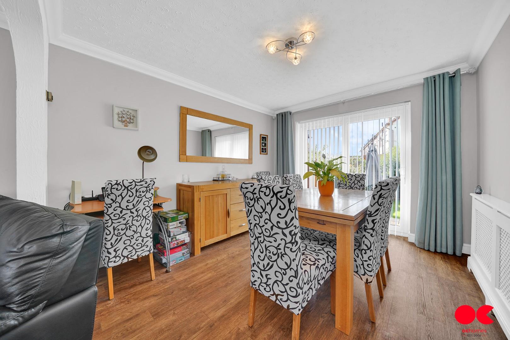 3 bed terraced house for sale in South Hall Drive, Rainham  - Property Image 5