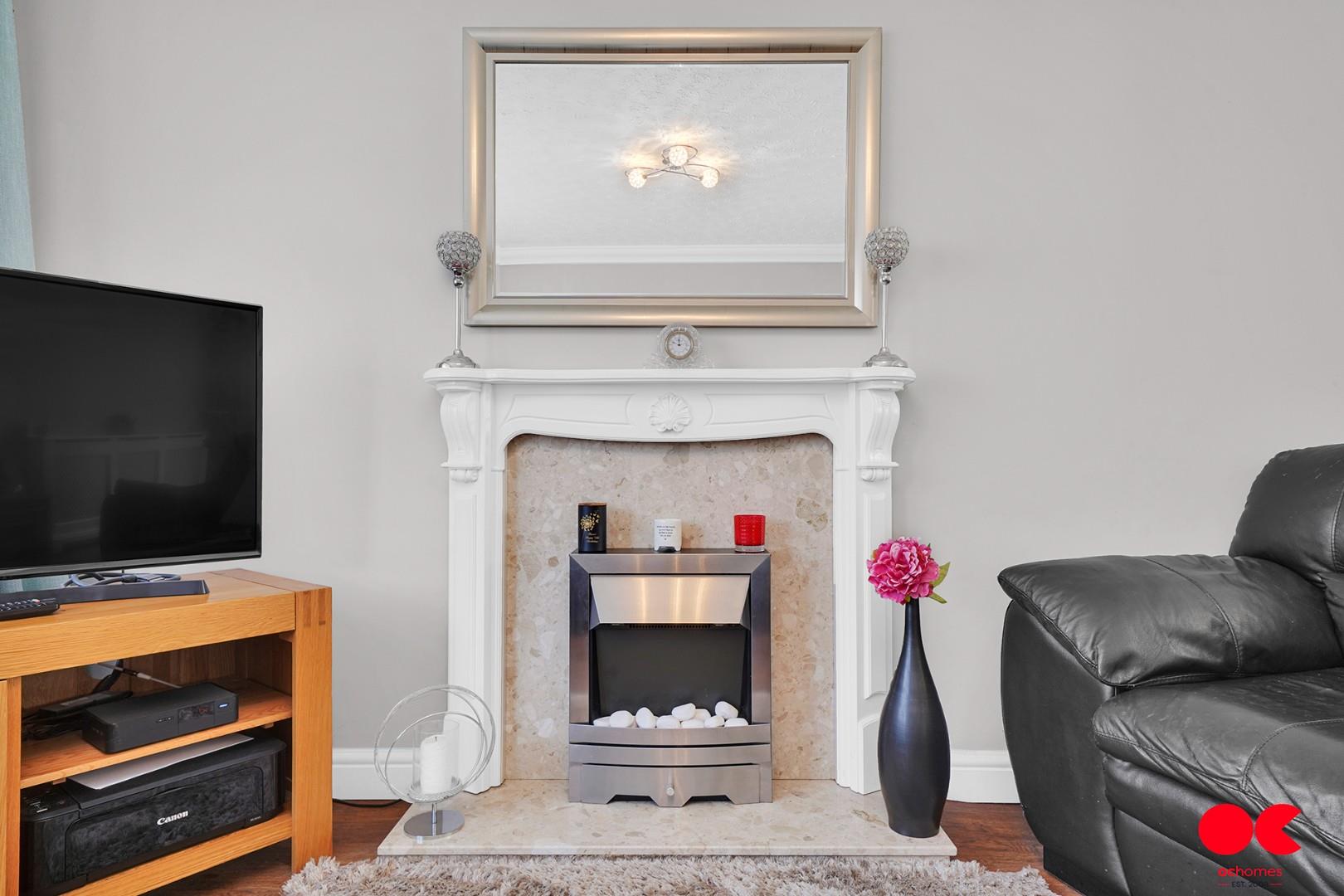 3 bed terraced house for sale in South Hall Drive, Rainham  - Property Image 16