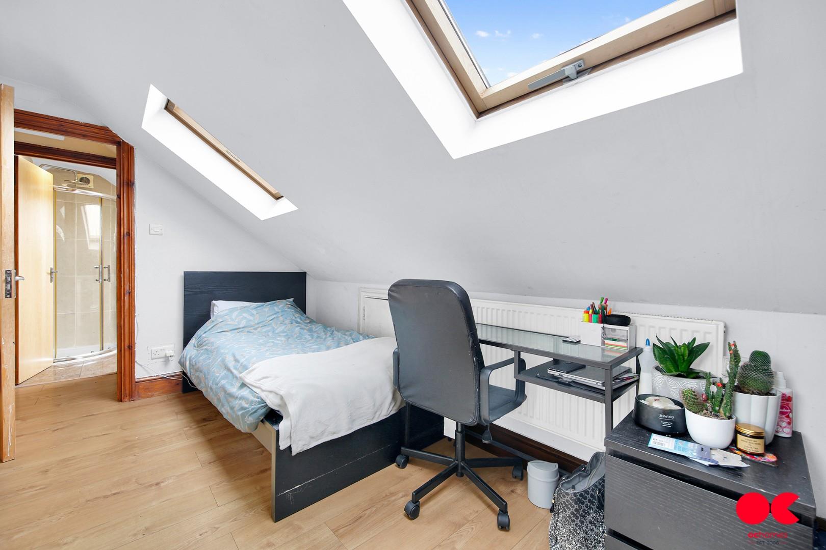 5 bed semi-detached bungalow for sale in Belmont Road, Hornchurch  - Property Image 17