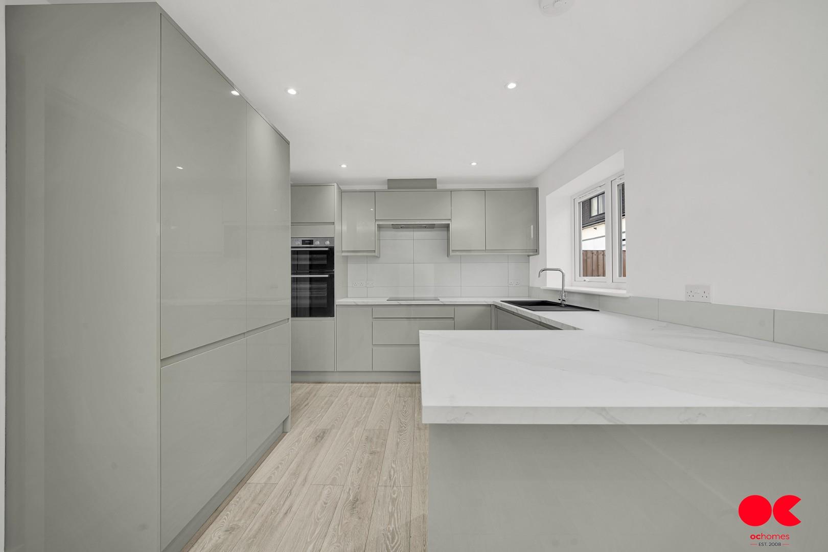 3 bed detached bungalow for sale in Plumpton Avenue, Hornchurch  - Property Image 10