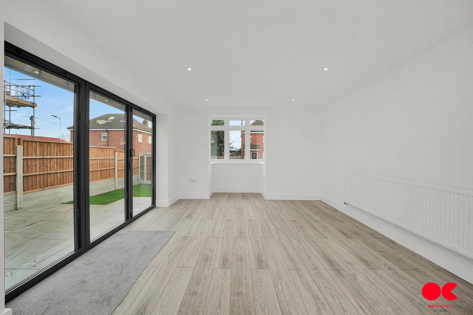 3 bed detached bungalow for sale in Plumpton Avenue, Hornchurch  - Property Image 13