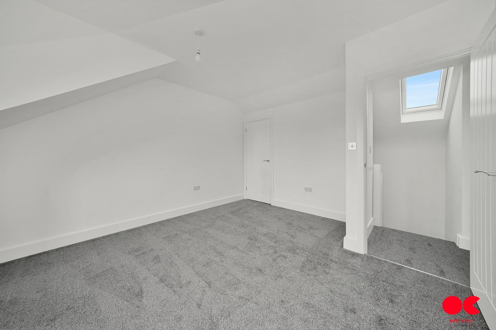 3 bed detached bungalow for sale in Plumpton Avenue, Hornchurch  - Property Image 18