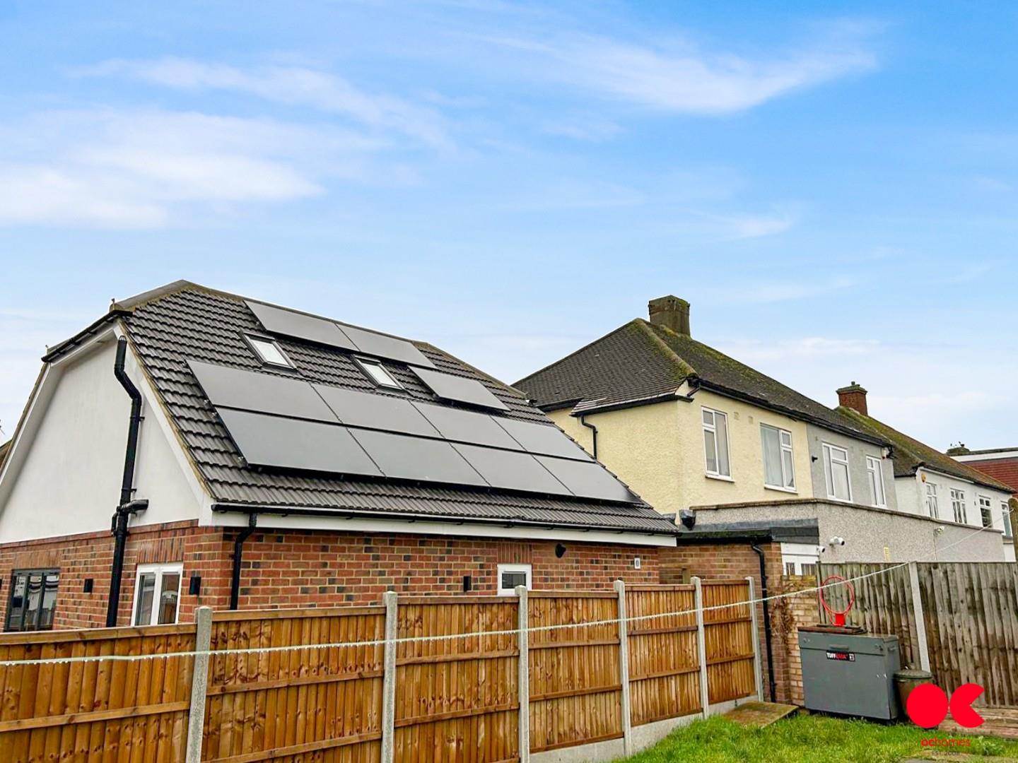 3 bed detached bungalow for sale in Plumpton Avenue, Hornchurch  - Property Image 24