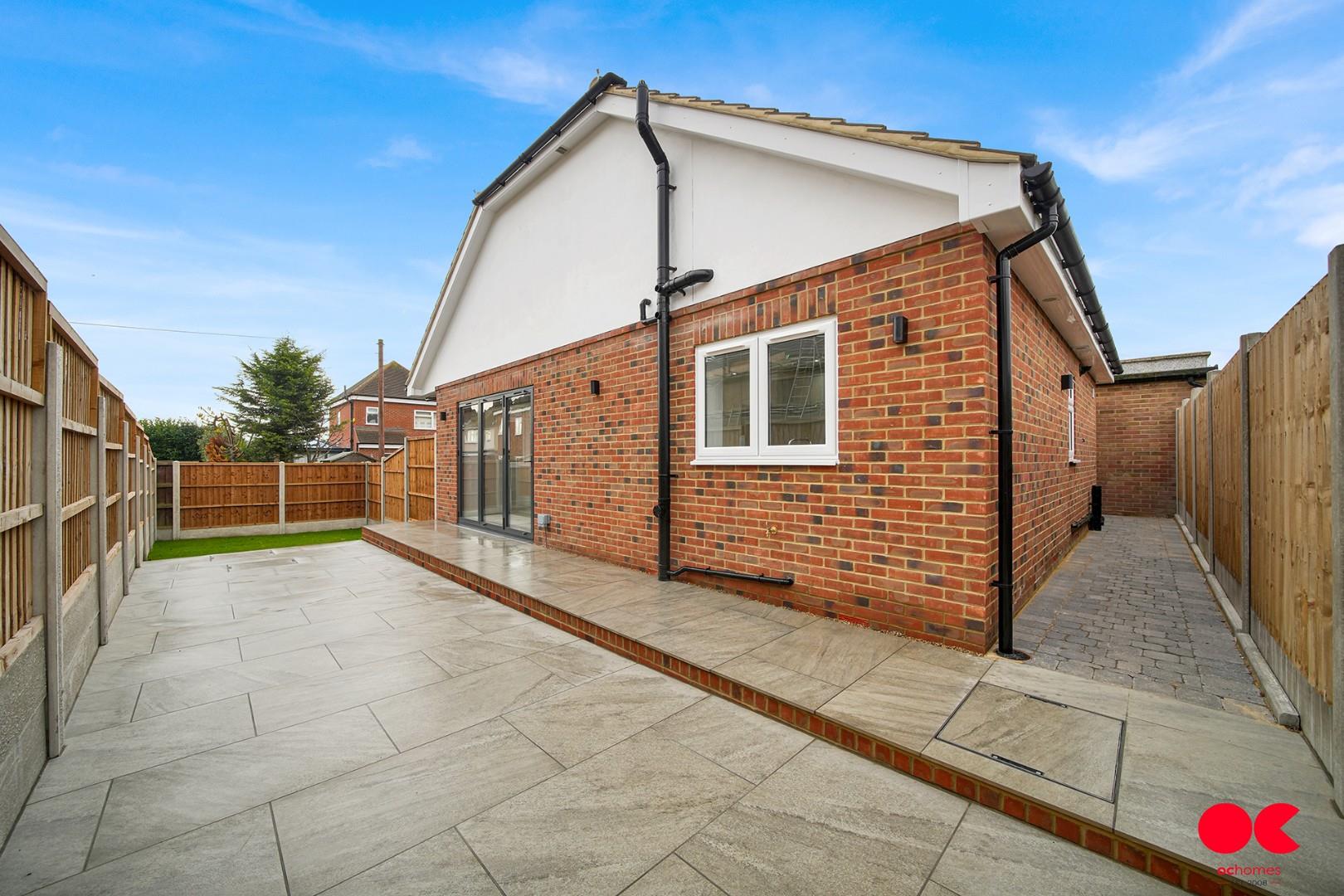 3 bed detached bungalow for sale in Plumpton Avenue, Hornchurch  - Property Image 26