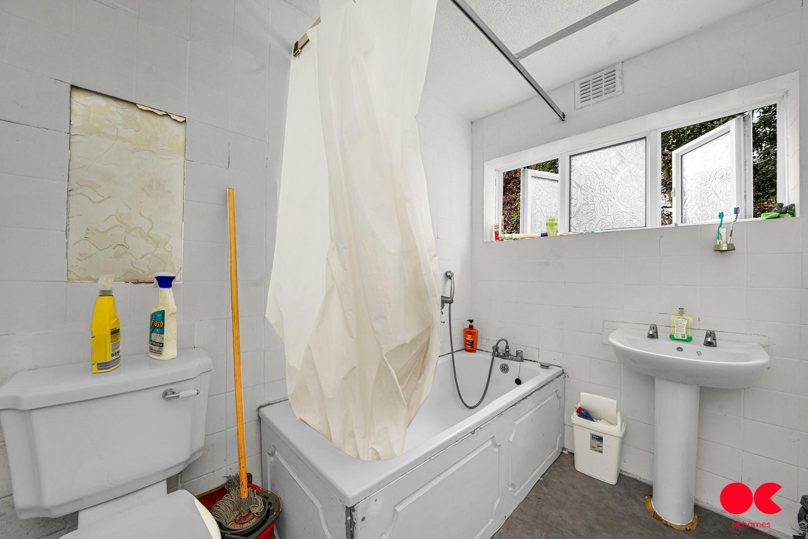 4 bed detached house for sale in Ernest Road, Emerson Park, Hornchurch  - Property Image 13