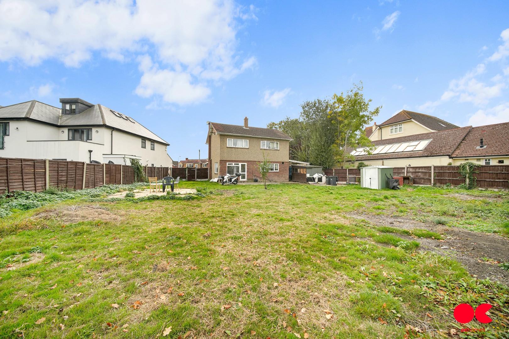 4 bed detached house for sale in Ernest Road, Emerson Park, Hornchurch  - Property Image 3