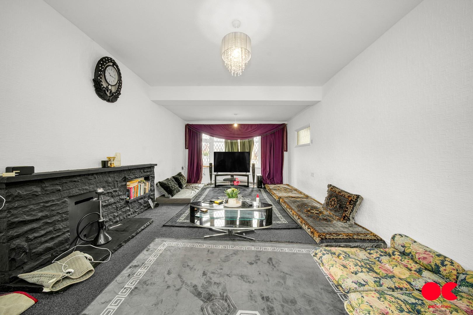 4 bed detached house for sale in Ernest Road, Emerson Park, Hornchurch  - Property Image 9