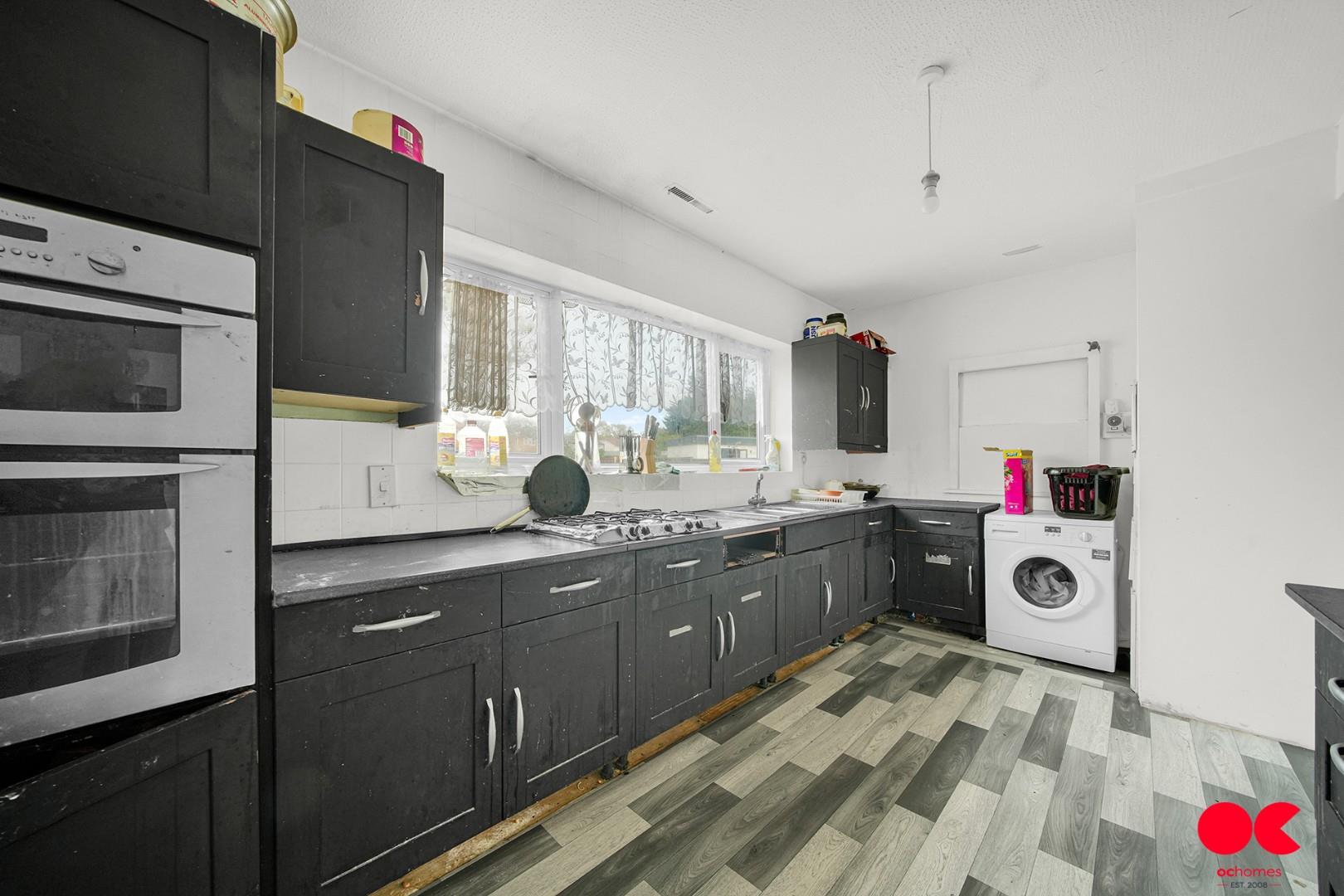 4 bed detached house for sale in Ernest Road, Emerson Park, Hornchurch  - Property Image 4