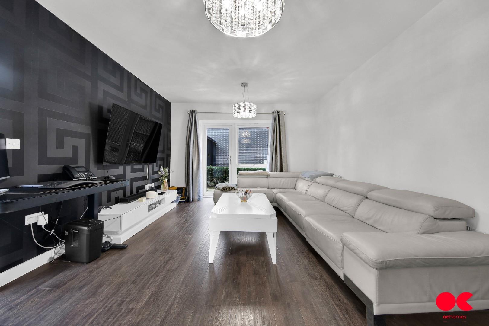 3 bed flat for sale in Jackdaw Close, Harold Wood  - Property Image 12