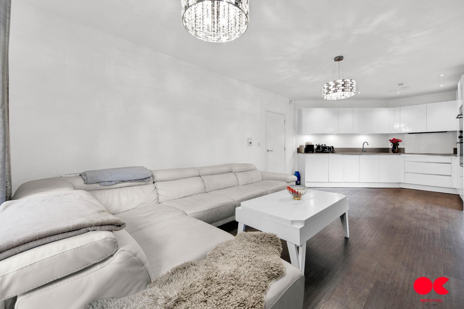 3 bed flat for sale in Jackdaw Close, Harold Wood  - Property Image 17