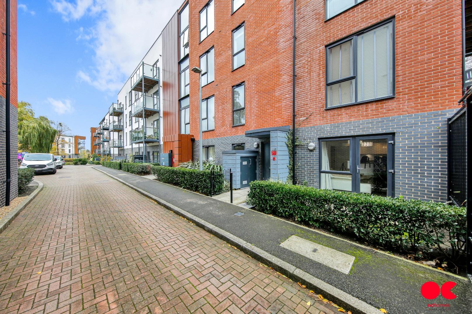 3 bed flat for sale in Jackdaw Close, Harold Wood  - Property Image 23