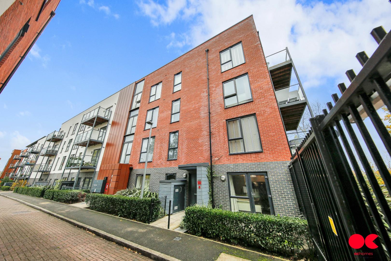 3 bed flat for sale in Jackdaw Close, Harold Wood  - Property Image 8