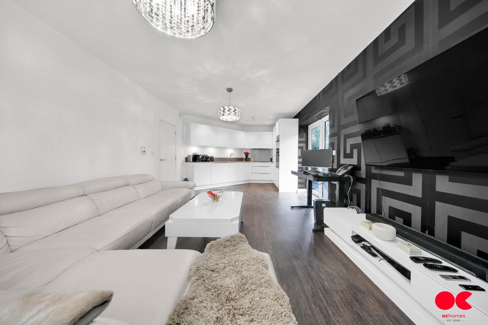 3 bed flat for sale in Jackdaw Close, Harold Wood  - Property Image 10