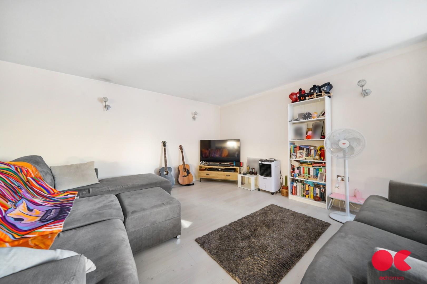 1 bed flat for sale in Cassilis Road, Canary Wharf  - Property Image 1