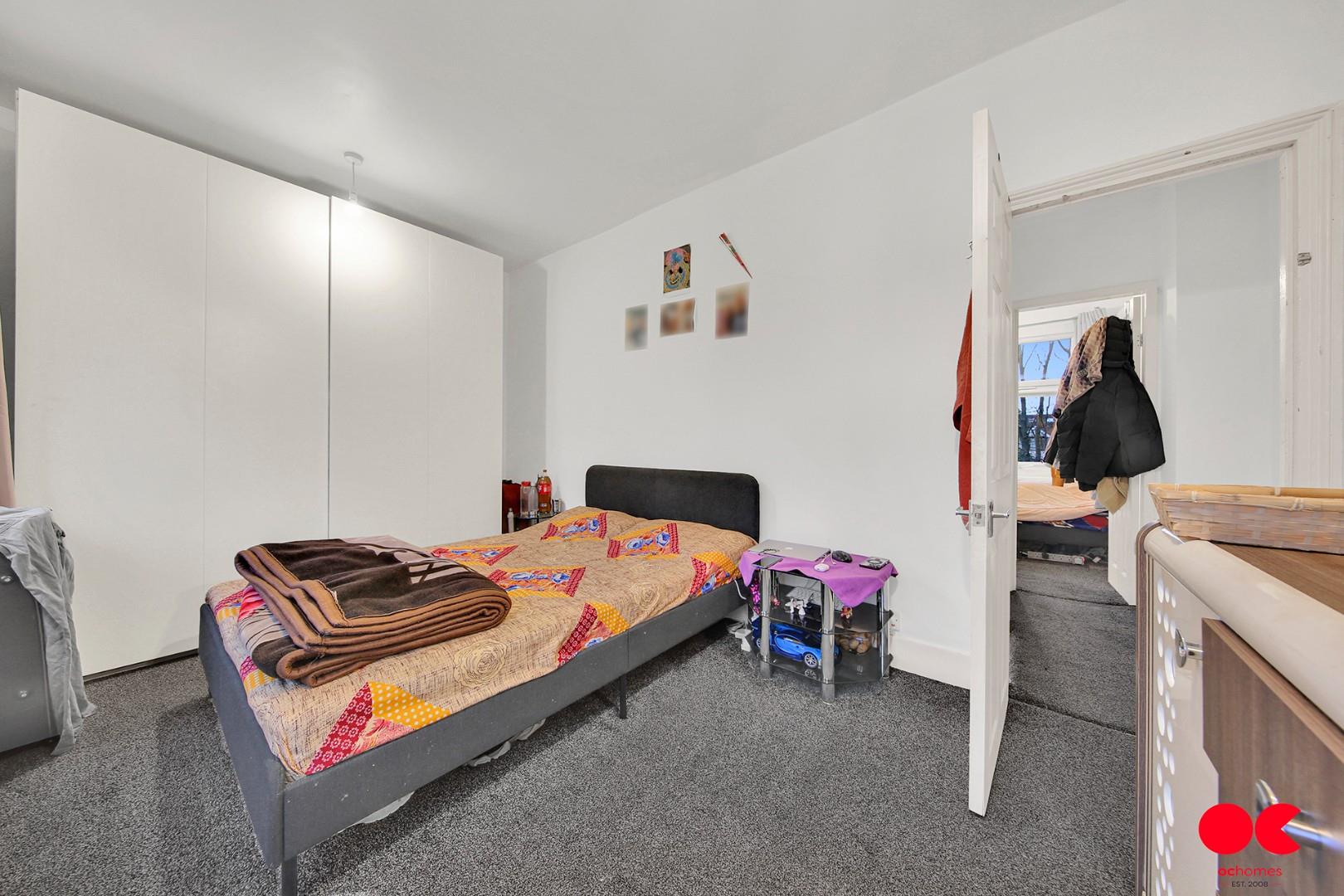 3 bed terraced house for sale in Roman Road, Ilford  - Property Image 17