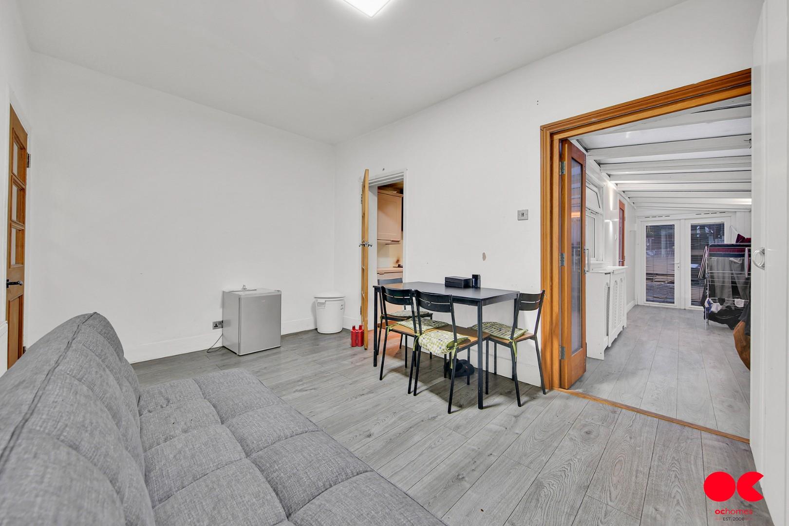 3 bed terraced house for sale in Roman Road, Ilford  - Property Image 12