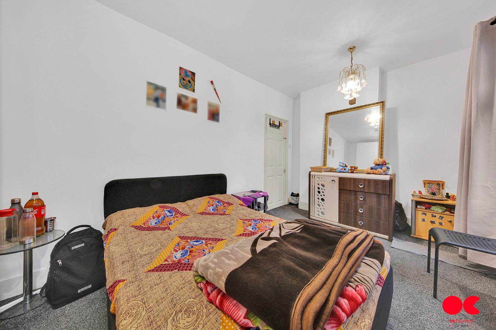 3 bed terraced house for sale in Roman Road, Ilford  - Property Image 18