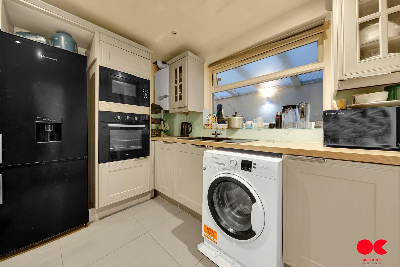 3 bed terraced house for sale in Roman Road, Ilford  - Property Image 15