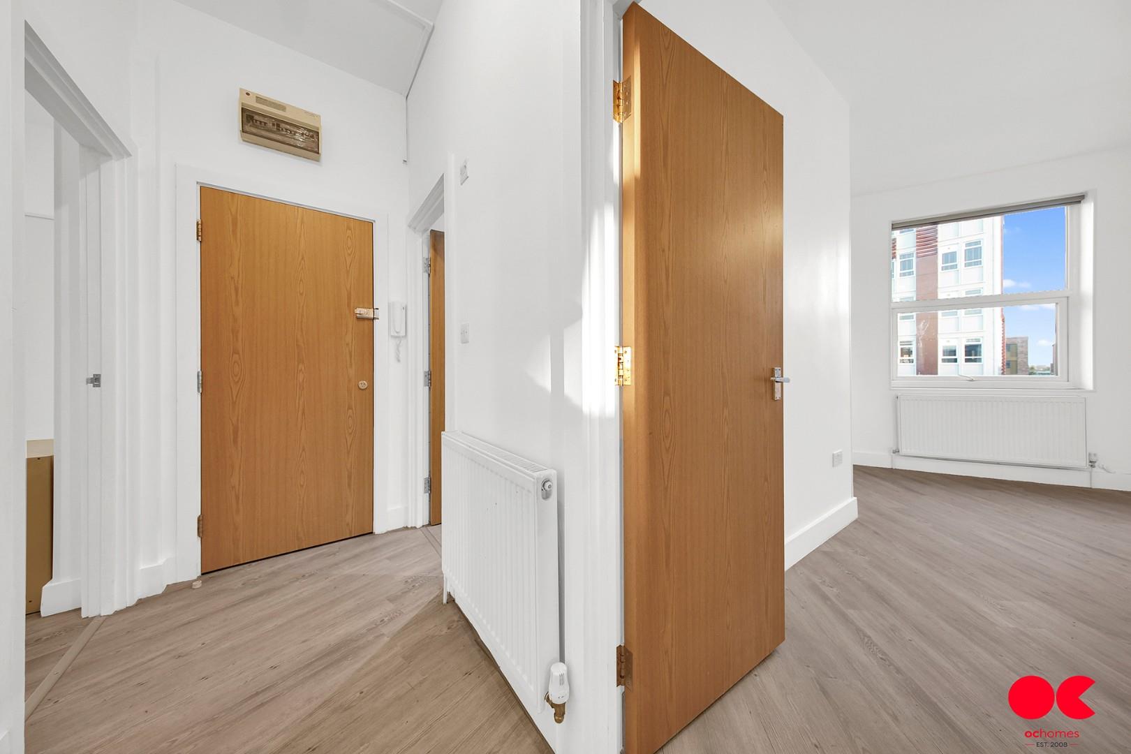 2 bed flat to rent in Cranbrook Road, Ilford  - Property Image 15