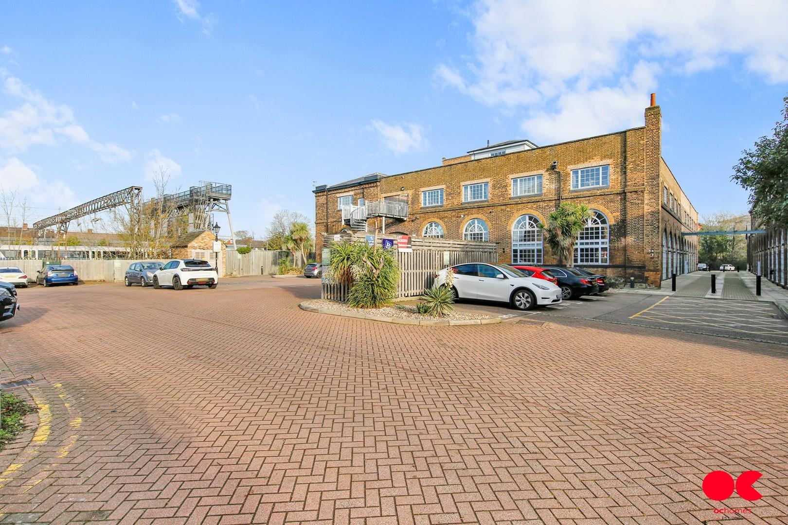 2 bed flat for sale in Kidman Close, Gidea Park  - Property Image 28