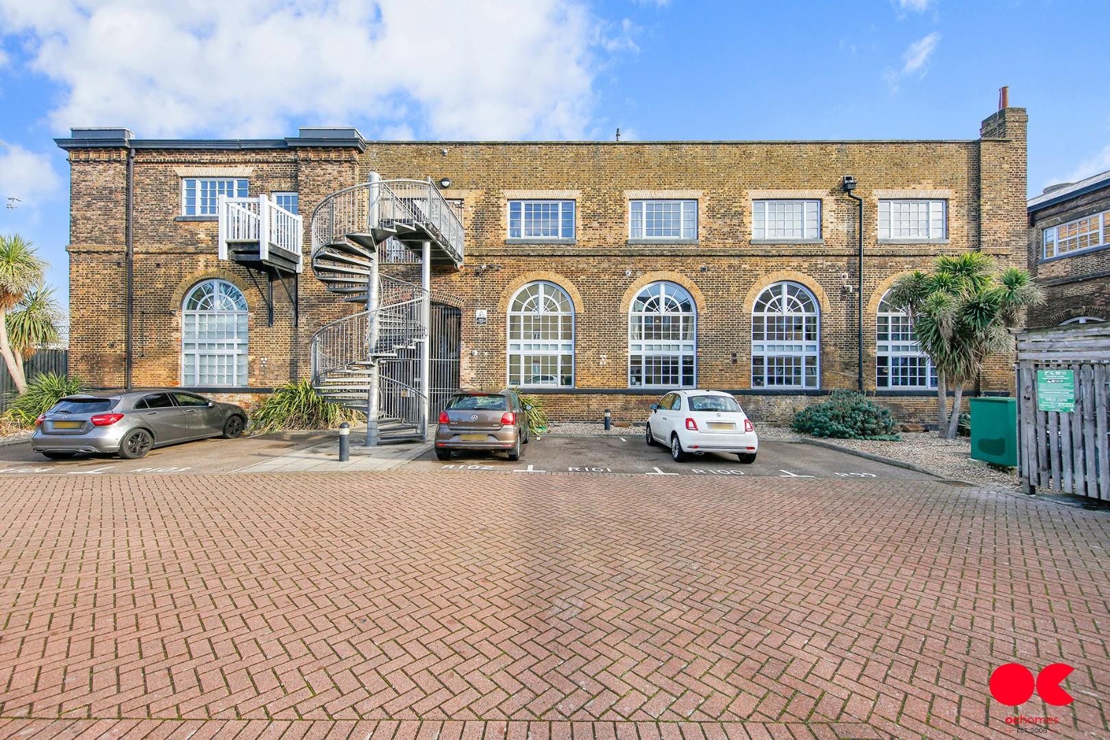 2 bed flat for sale in Kidman Close, Gidea Park  - Property Image 27