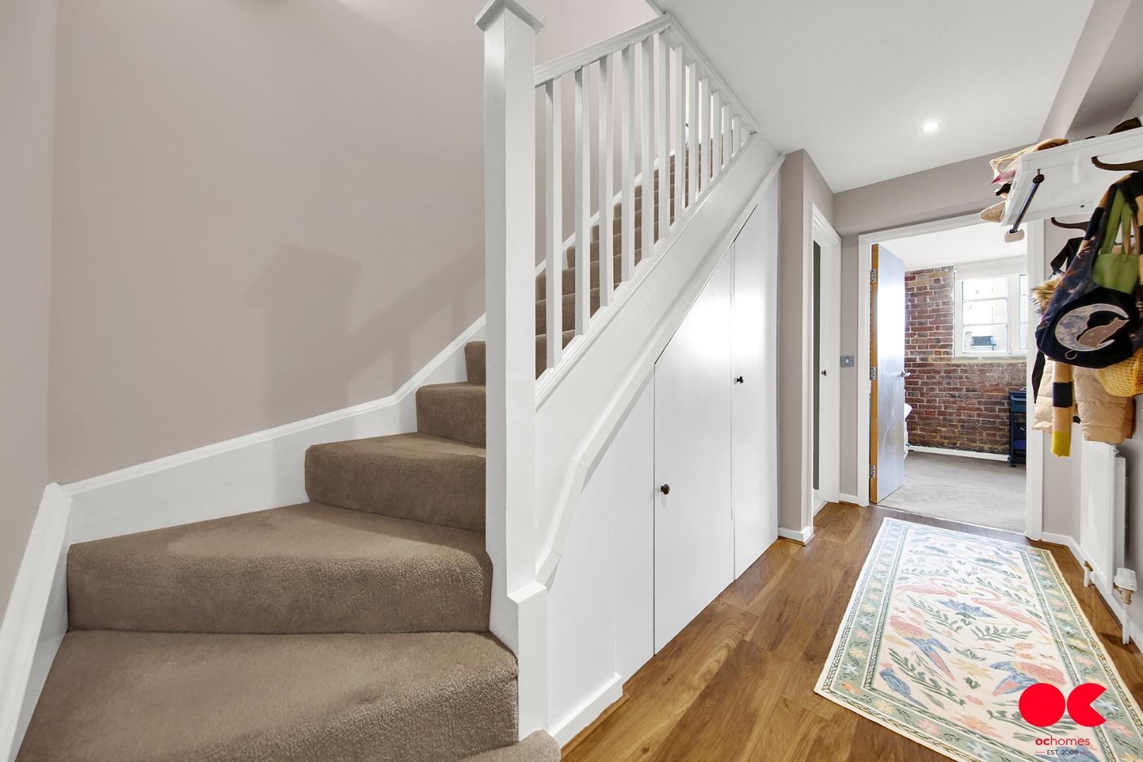 2 bed flat for sale in Kidman Close, Gidea Park  - Property Image 8