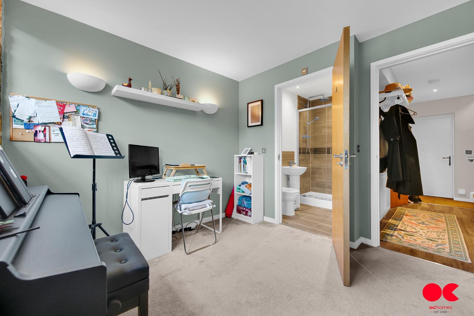 2 bed flat for sale in Kidman Close, Gidea Park  - Property Image 21