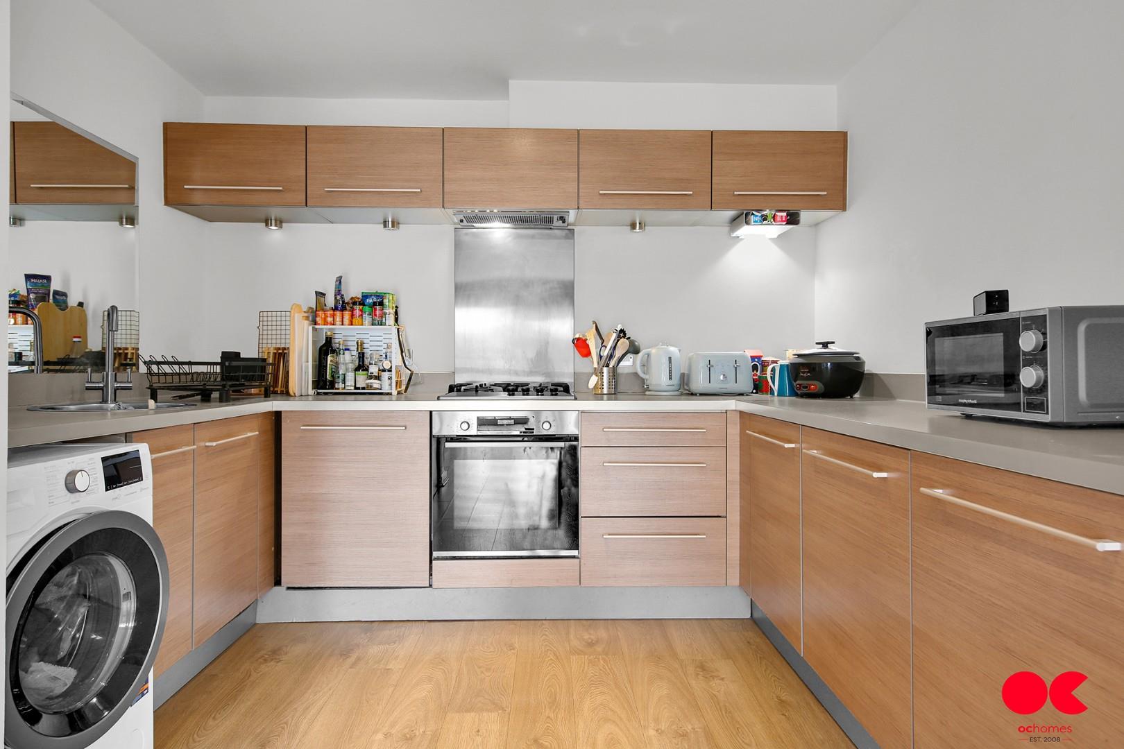 2 bed flat for sale in Kidman Close, Gidea Park  - Property Image 17