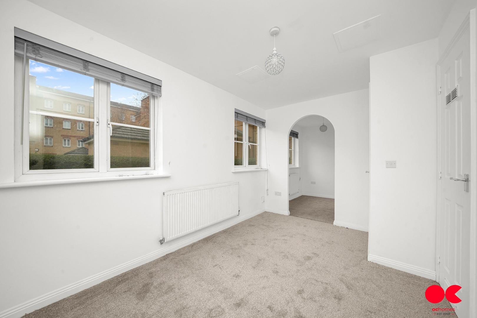 1 bed flat to rent in Kidman Close, Gidea Park  - Property Image 2