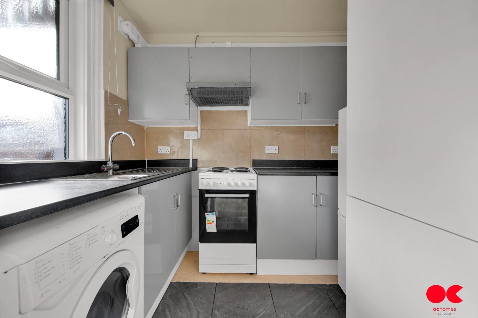 Studio flat to rent in Lea Bridge Road, Leyton  - Property Image 7